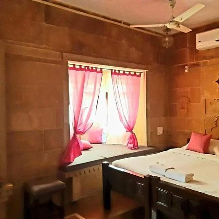 Hotel Nirmal Haveli Dzsaiszalmer Kültér fotó