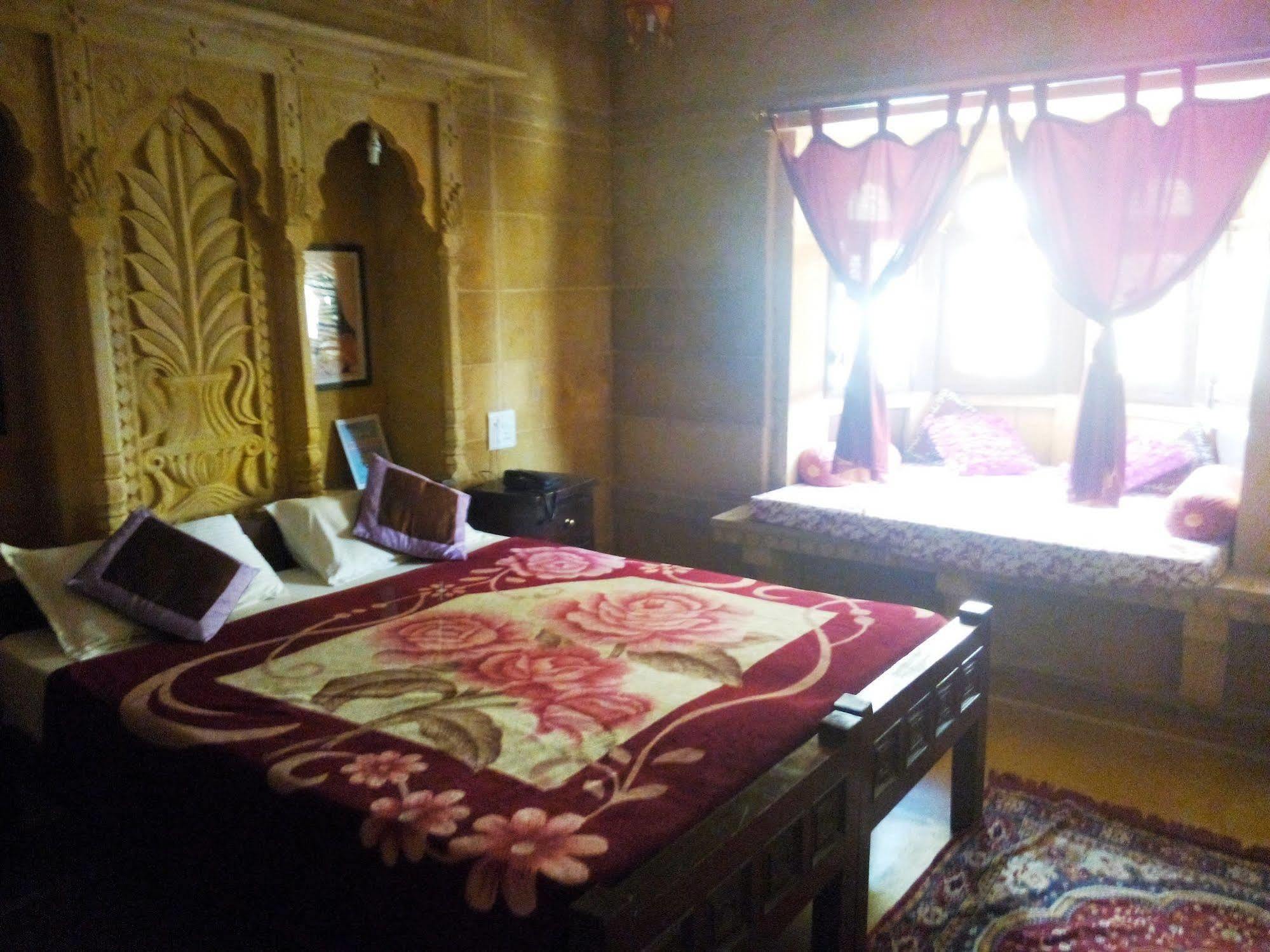 Hotel Nirmal Haveli Dzsaiszalmer Kültér fotó