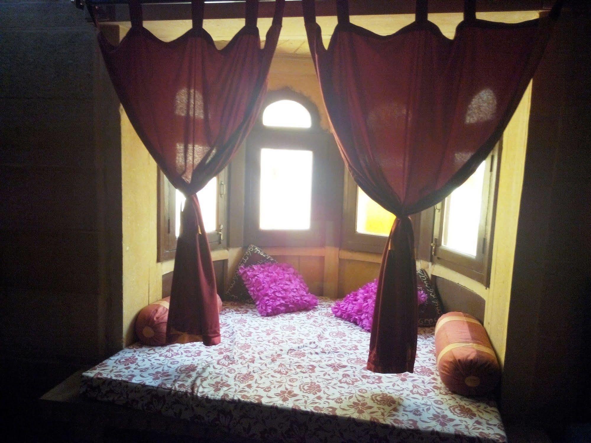 Hotel Nirmal Haveli Dzsaiszalmer Kültér fotó