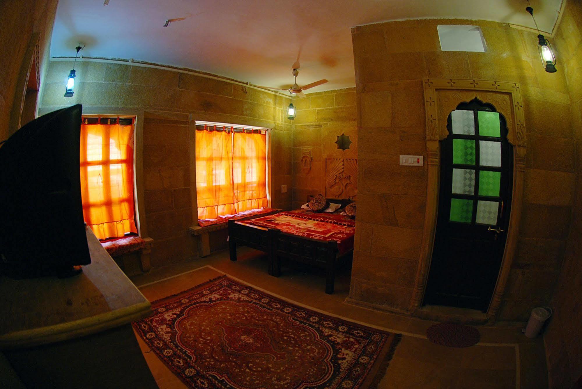 Hotel Nirmal Haveli Dzsaiszalmer Kültér fotó