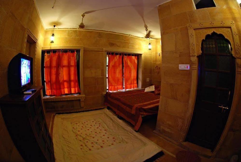 Hotel Nirmal Haveli Dzsaiszalmer Kültér fotó